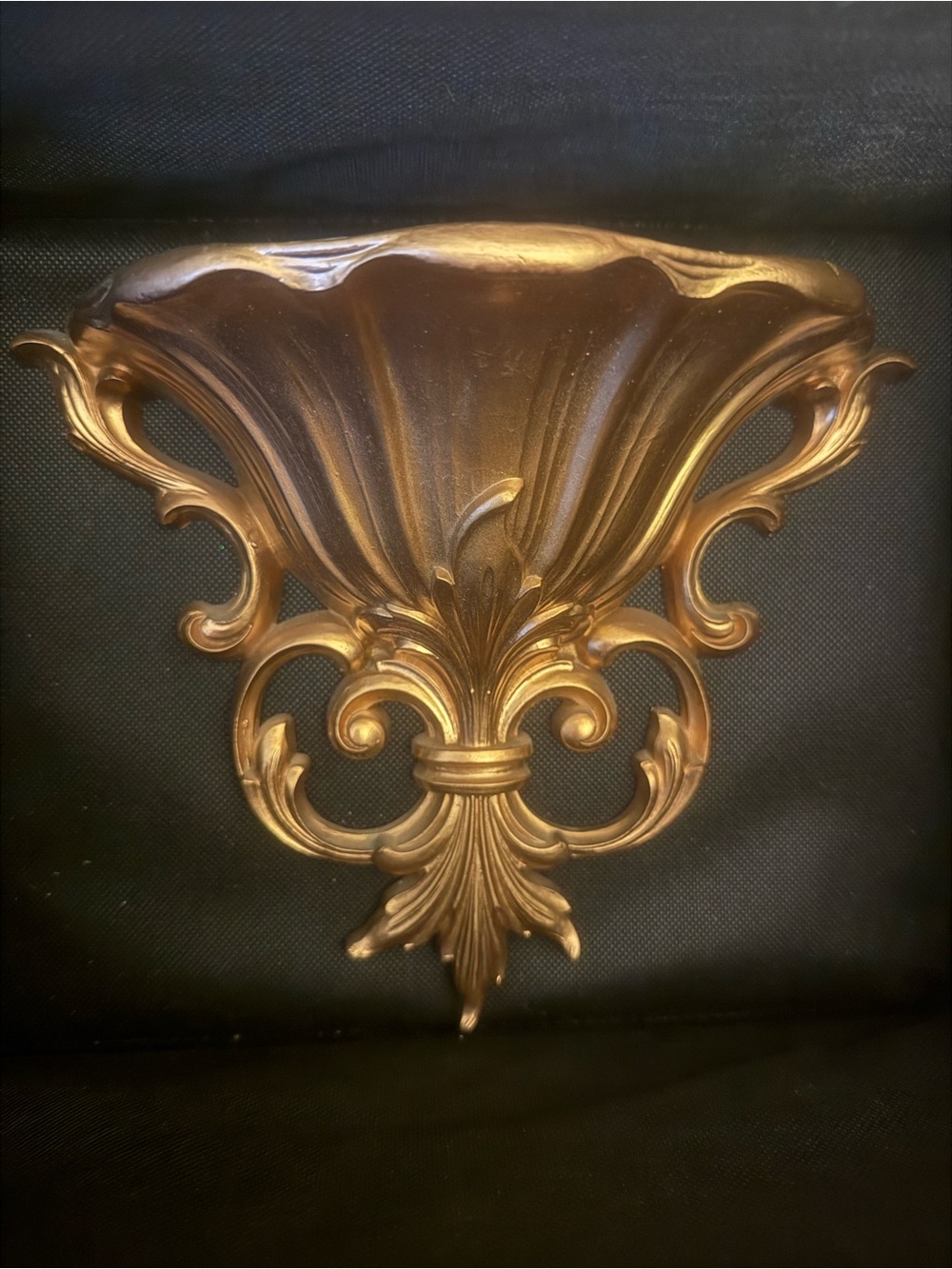 Dart Gold 1962 Flower Wall Pocket #4446